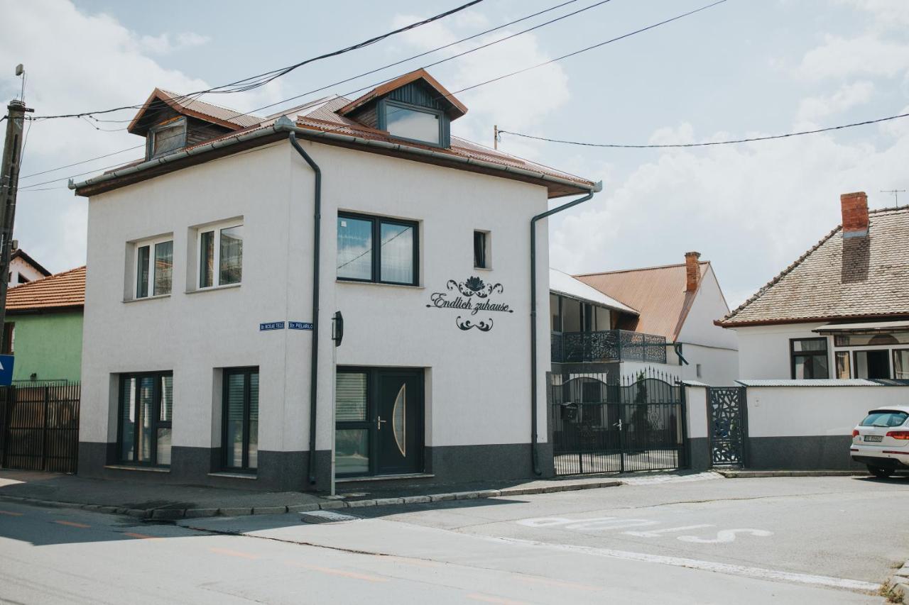 Endlich Zuhause Hotell Sibiu Exteriör bild