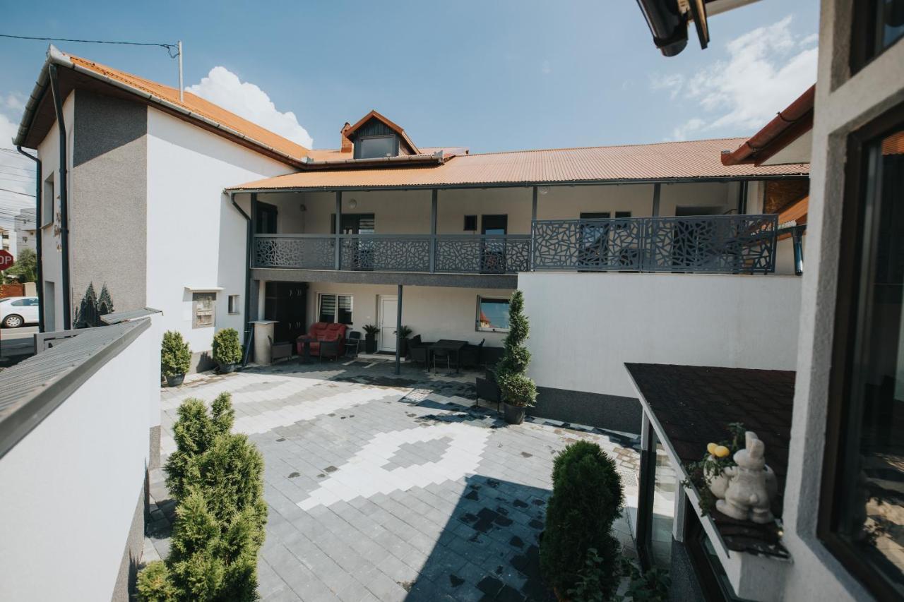 Endlich Zuhause Hotell Sibiu Exteriör bild