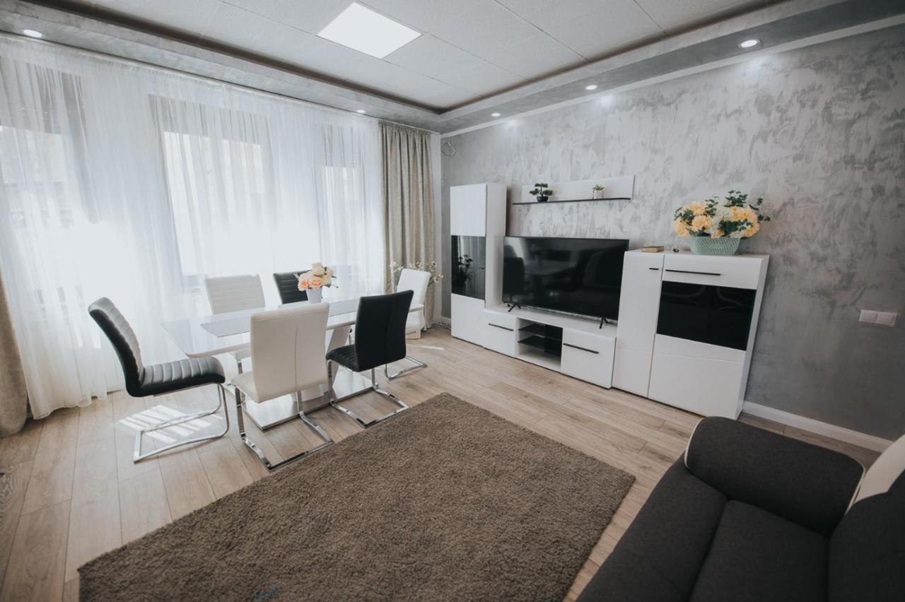 Endlich Zuhause Hotell Sibiu Exteriör bild